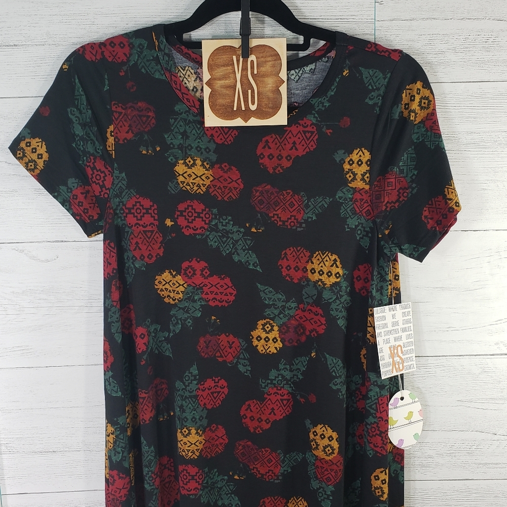 Xs LuLaRoe Carly